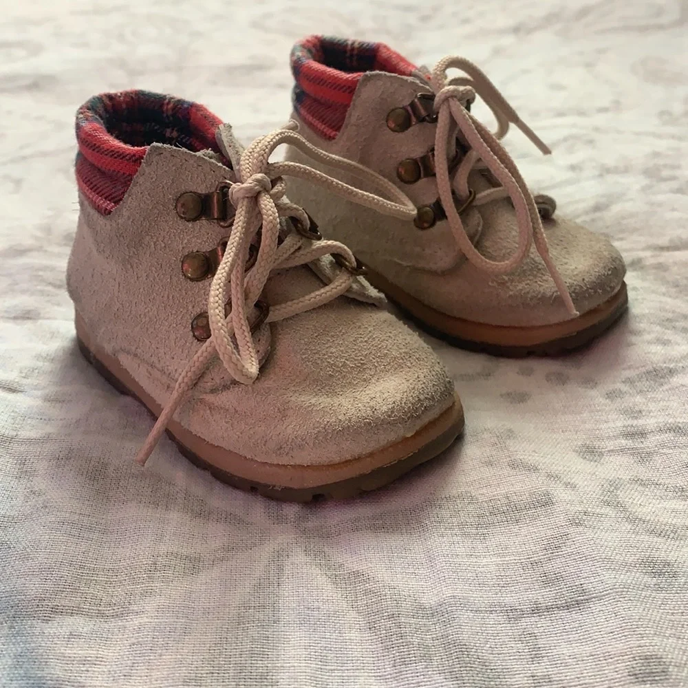 Gold Bug Tan Red Plaid Baby Shoes Sz 2
